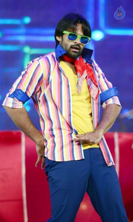 CineMAA awards 2015 Red Carpet - 49 / 89 photos