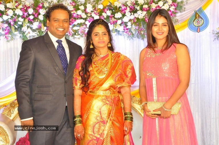 Comedian Harish Wedding Reception Photos - 1 / 29 photos