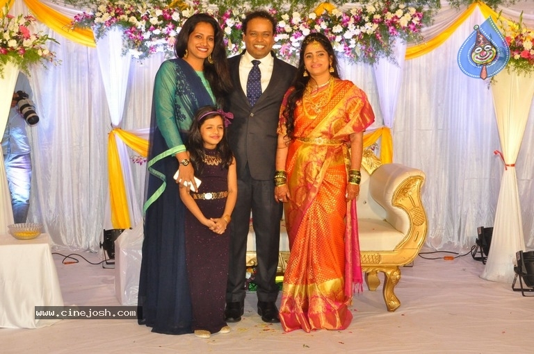 Comedian Harish Wedding Reception Photos - 4 / 29 photos