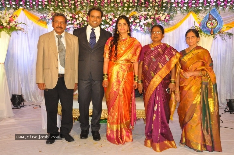 Comedian Harish Wedding Reception Photos - 10 / 29 photos