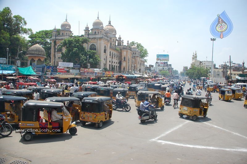Commissioner AK . Khan Plays Cricket in Old City  - 28 / 58 photos