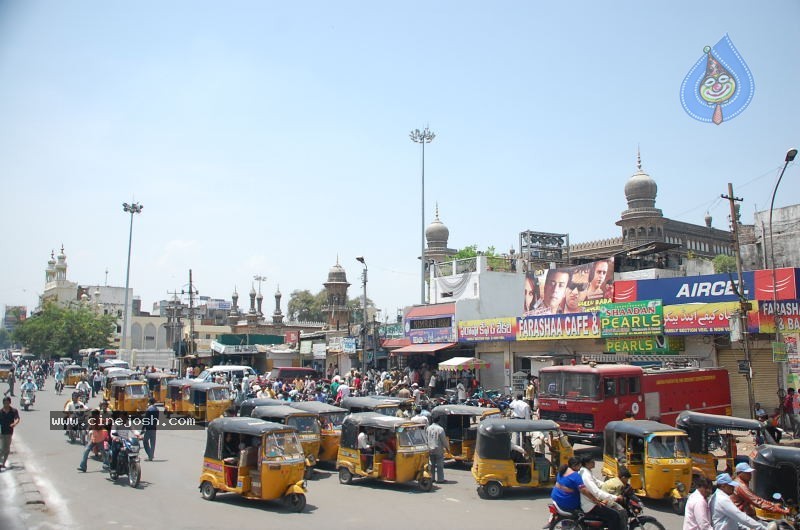 Commissioner AK . Khan Plays Cricket in Old City  - 29 / 58 photos