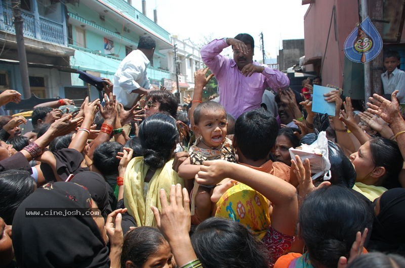 Commissioner AK . Khan Plays Cricket in Old City  - 49 / 58 photos