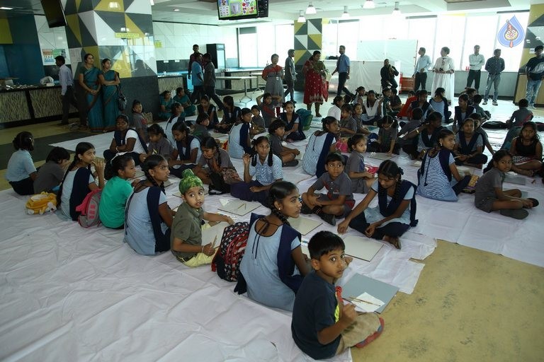 Continental Children Paintathon Event - 14 / 34 photos
