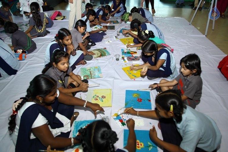 Continental Children Paintathon Event - 24 / 34 photos