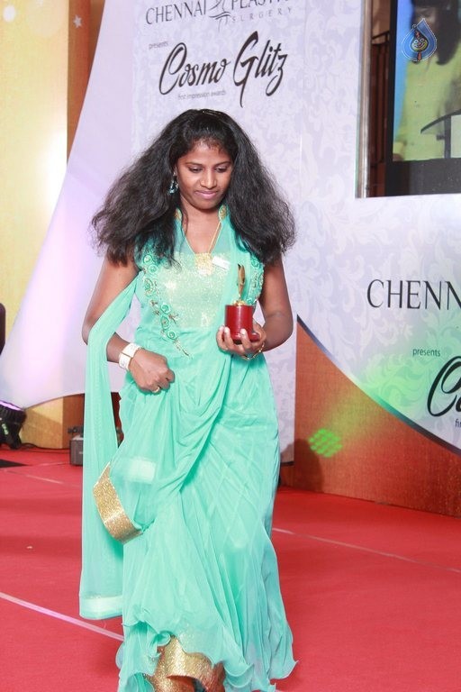 Cosmo Glitz Beauty Awards 2015 - 18 / 36 photos