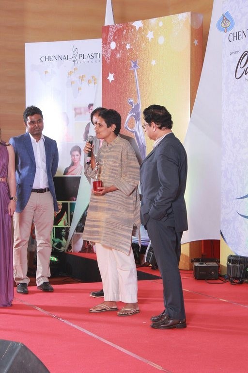 Cosmo Glitz Beauty Awards 2015 - 26 / 36 photos