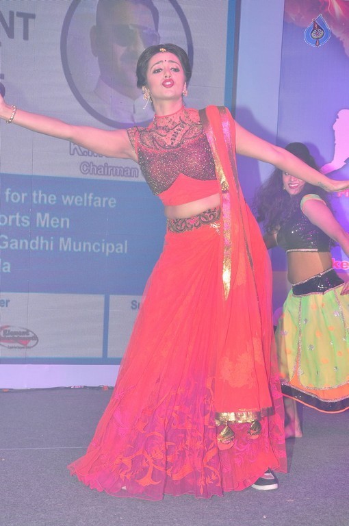 Crescent Cricket Cup 2015 Curtain Raiser Event - 25 / 49 photos