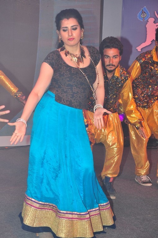 Crescent Cricket Cup 2015 Curtain Raiser Event - 35 / 49 photos