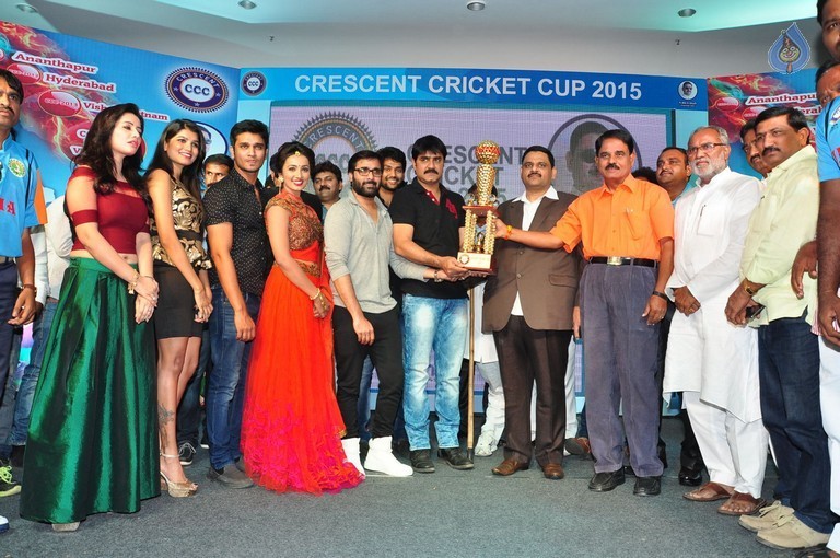 Crescent Cricket Cup 2015 Curtain Raiser Event - 38 / 49 photos