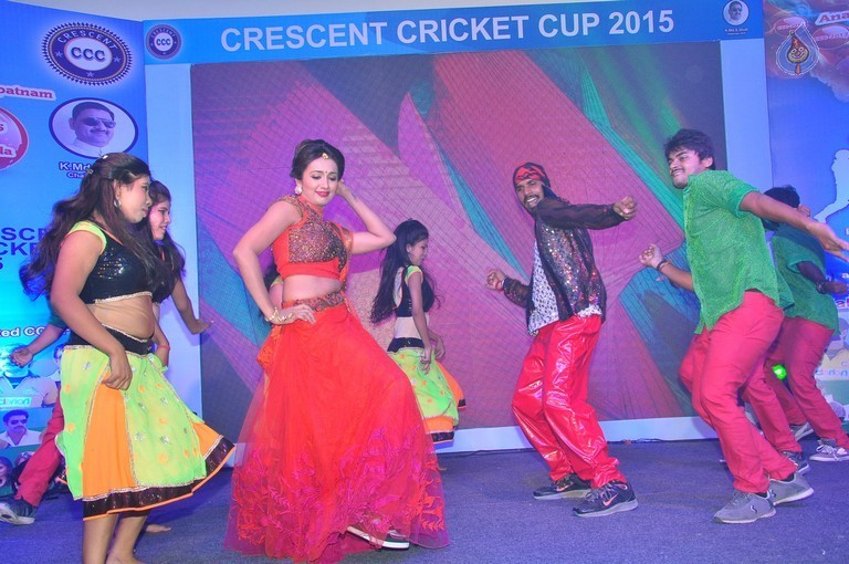 Crescent Cricket Cup 2015 Curtain Raiser Event - 39 / 49 photos