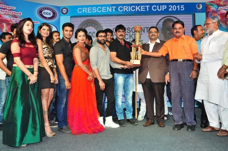 Crescent Cricket Cup 2015 Curtain Raiser Event - 44 / 49 photos