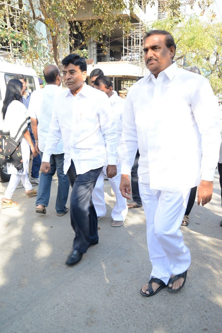 D Ramanaidu Anthima Yatra 01 - 14 / 171 photos