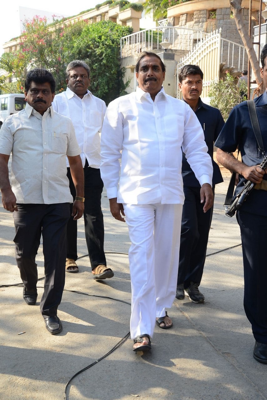 D Ramanaidu Anthima Yatra 01 - 19 / 171 photos