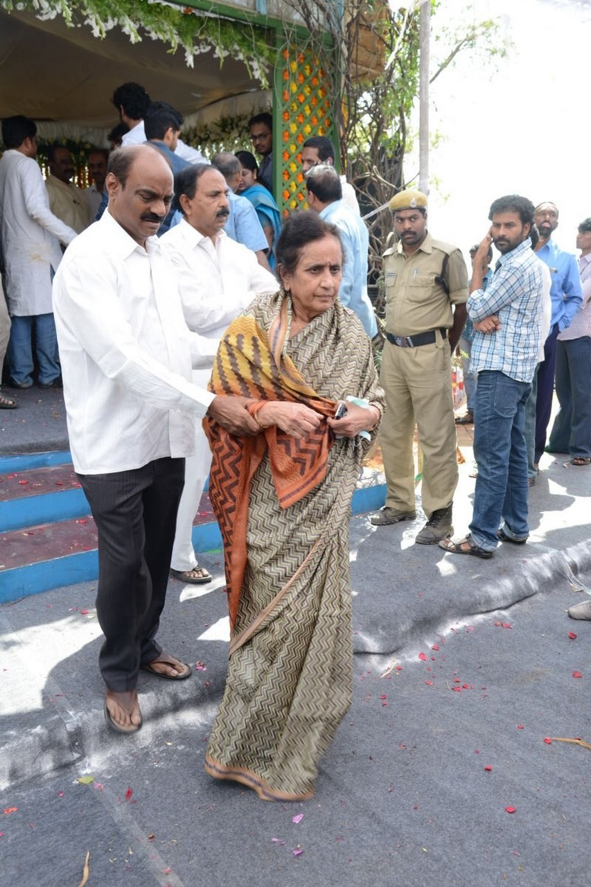 D Ramanaidu Anthima Yatra 01 - 30 / 171 photos