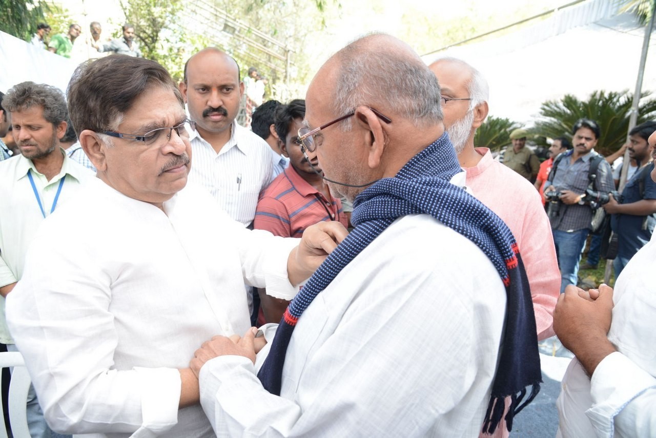 D Ramanaidu Anthima Yatra 01 - 68 / 171 photos