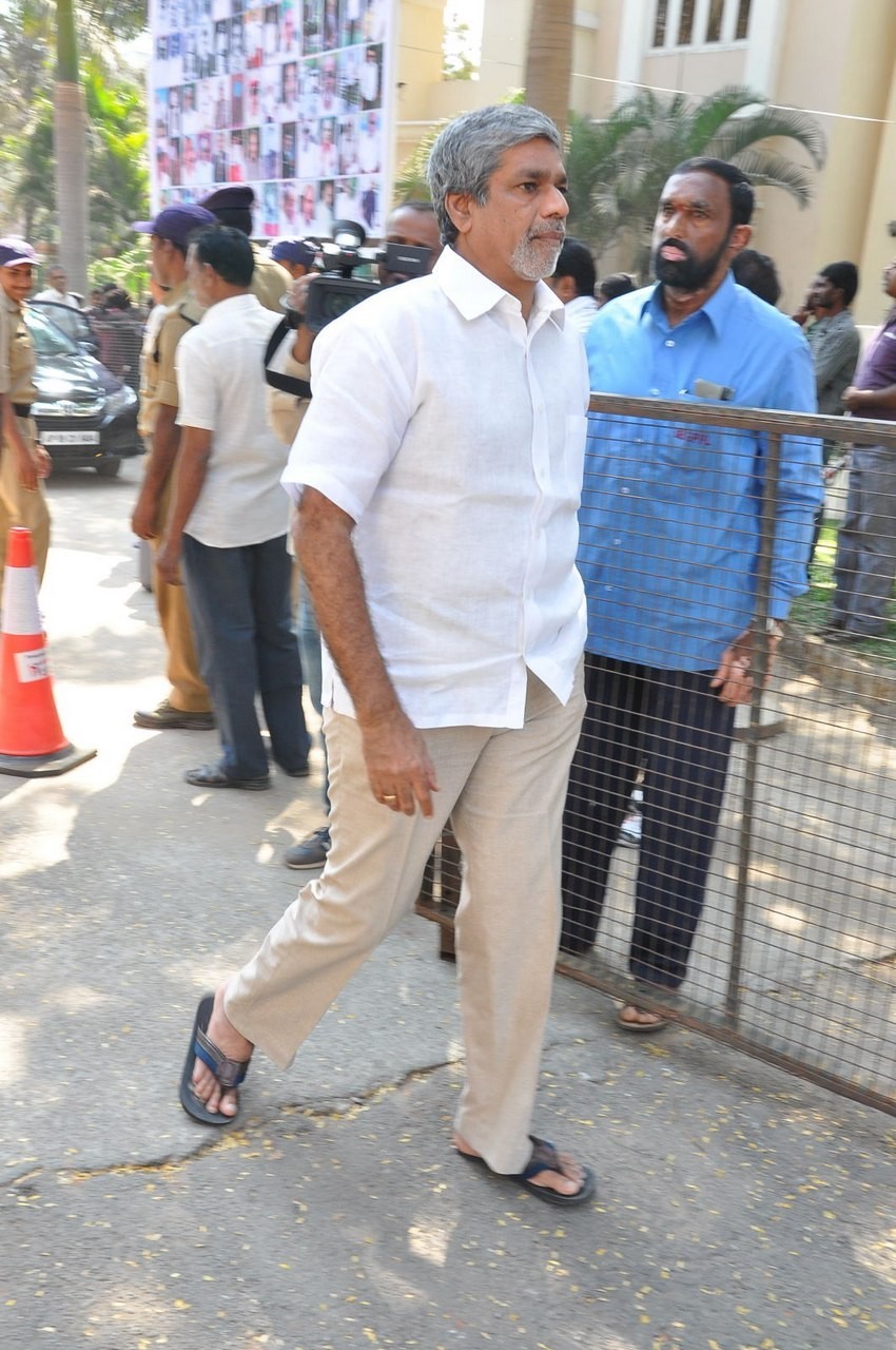 D Ramanaidu Anthima Yatra 01 - 81 / 171 photos