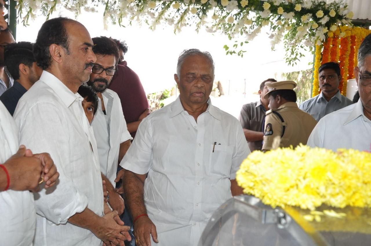 D Ramanaidu Anthima Yatra 01 - 85 / 171 photos