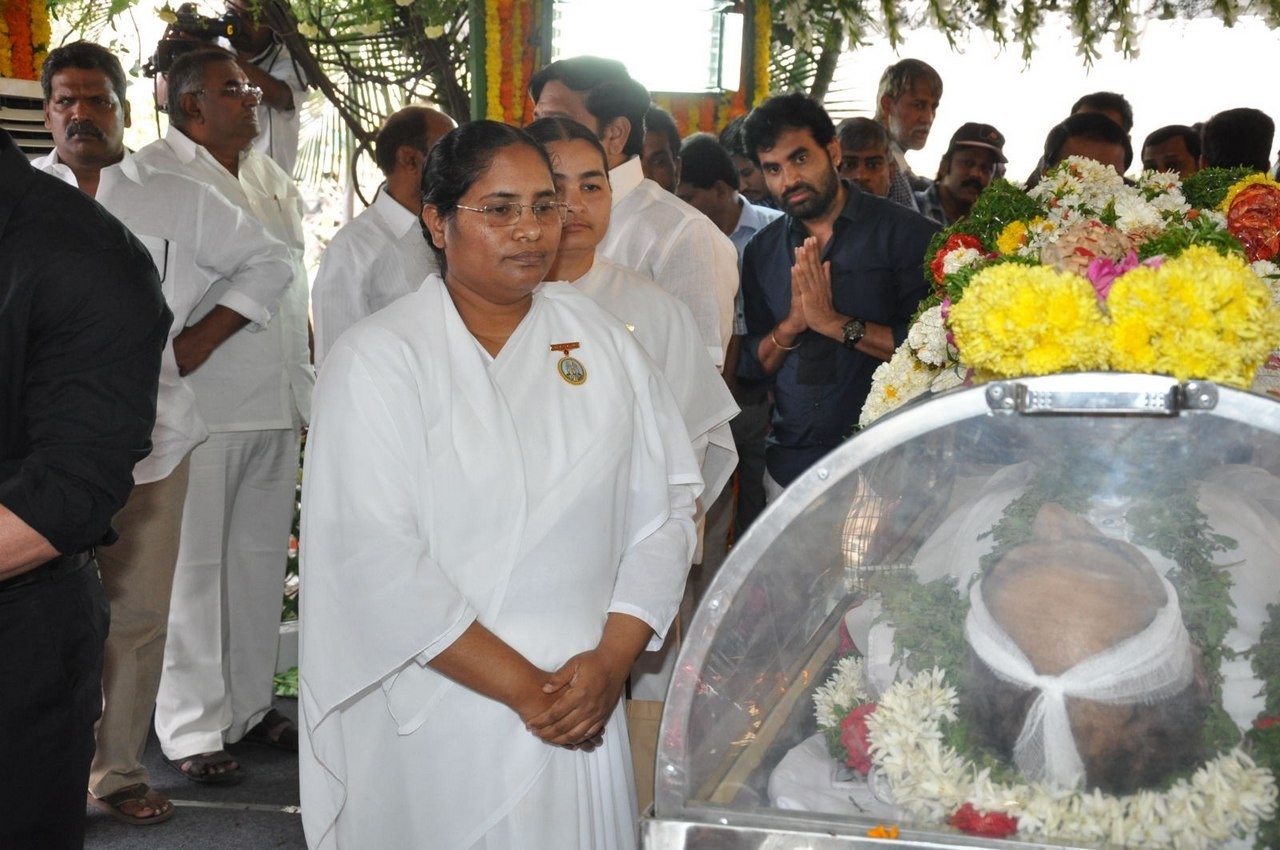 D Ramanaidu Anthima Yatra 01 - 128 / 171 photos