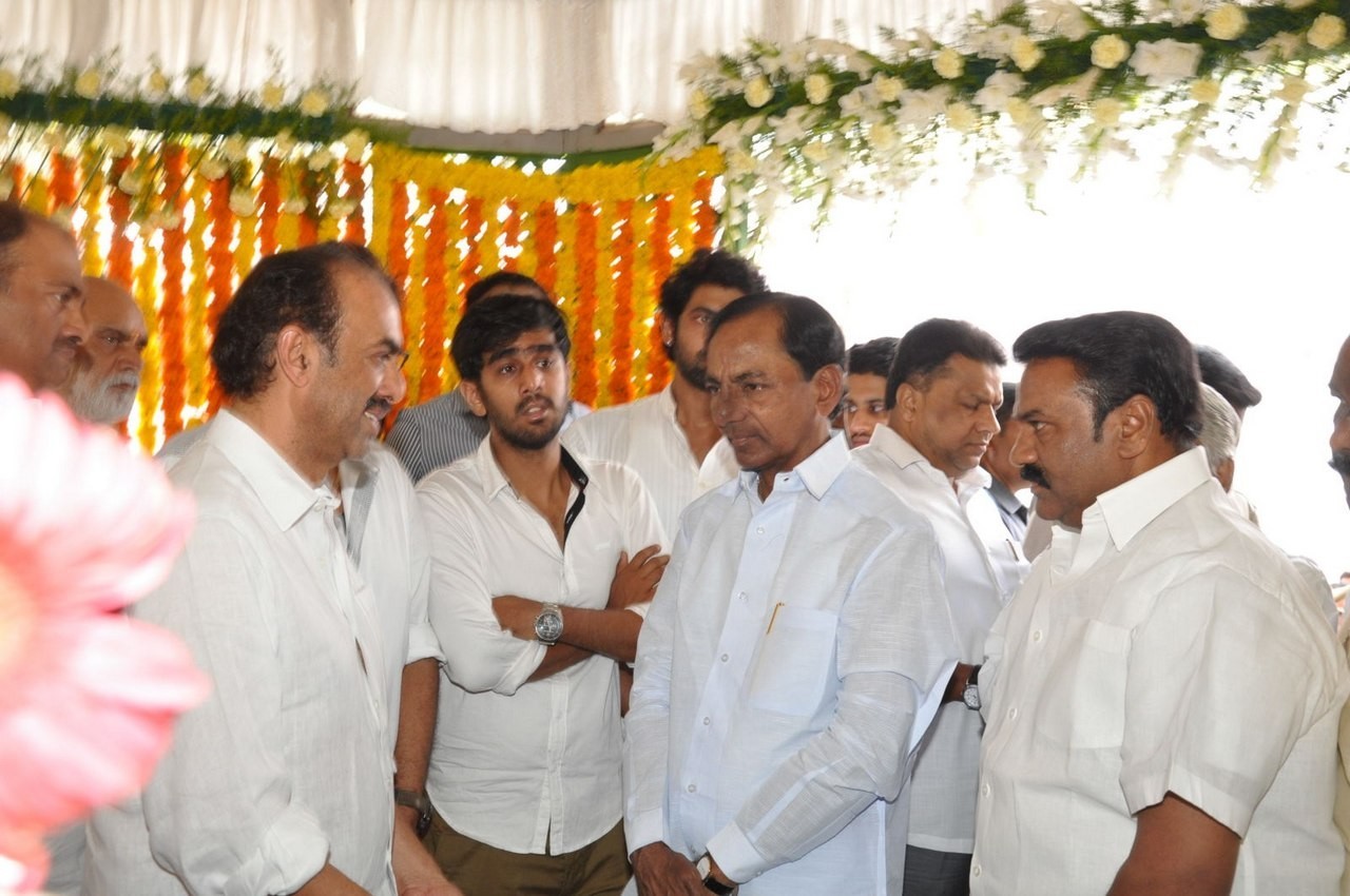 D Ramanaidu Anthima Yatra 01 - 145 / 171 photos