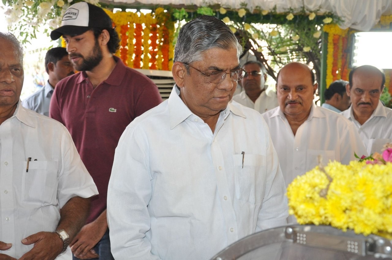 D Ramanaidu Anthima Yatra 01 - 153 / 171 photos