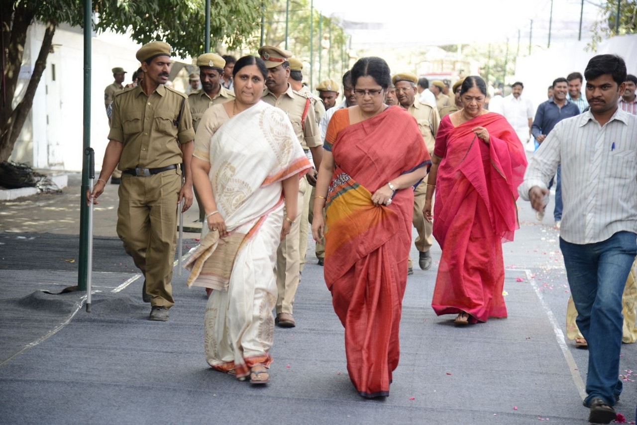 D Ramanaidu Anthima Yatra 01 - 160 / 171 photos