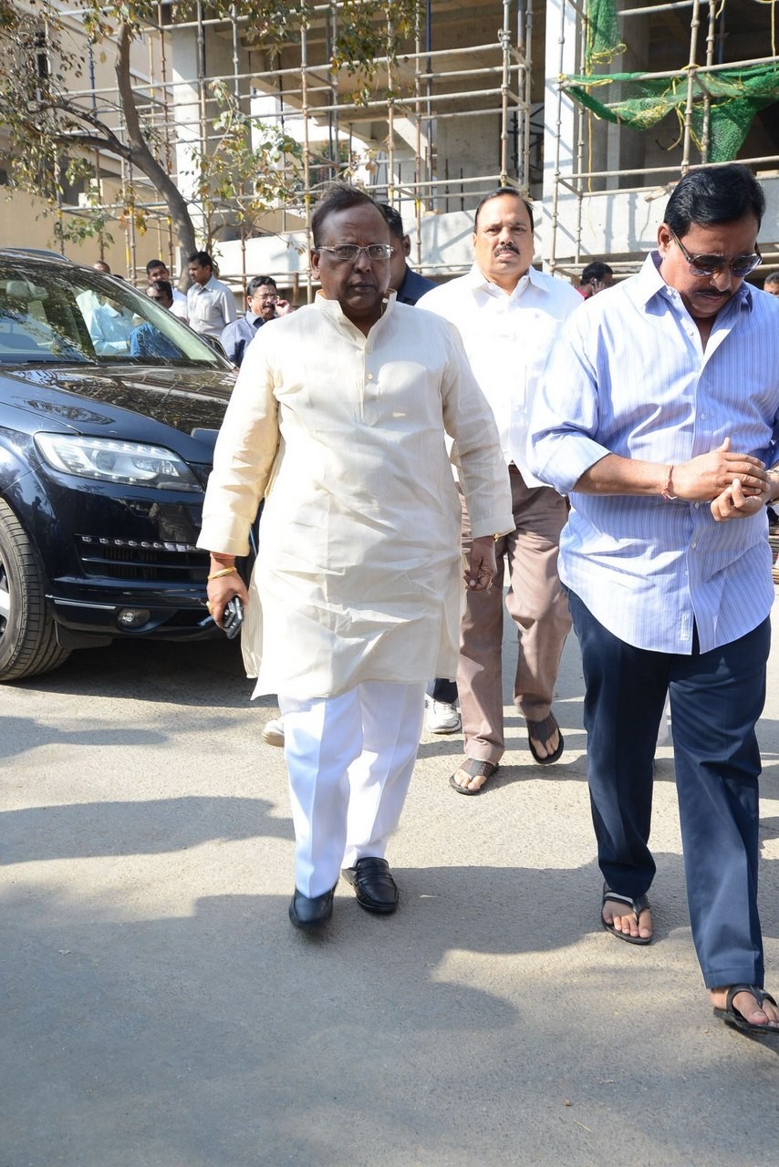 D Ramanaidu Anthima Yatra 01 - 163 / 171 photos