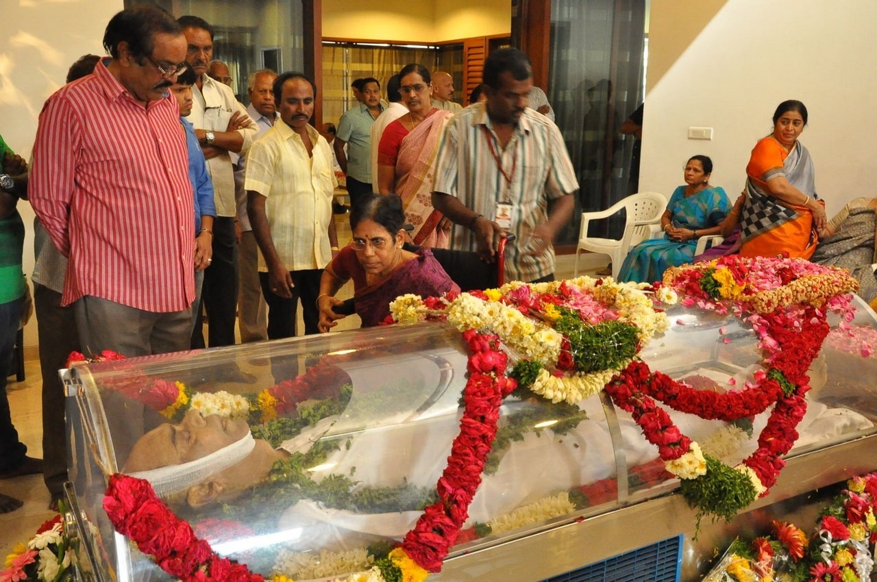 D Ramanaidu Anthima Yatra 02 - 1 / 171 photos