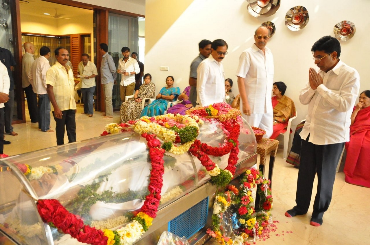 D Ramanaidu Anthima Yatra 02 - 9 / 171 photos