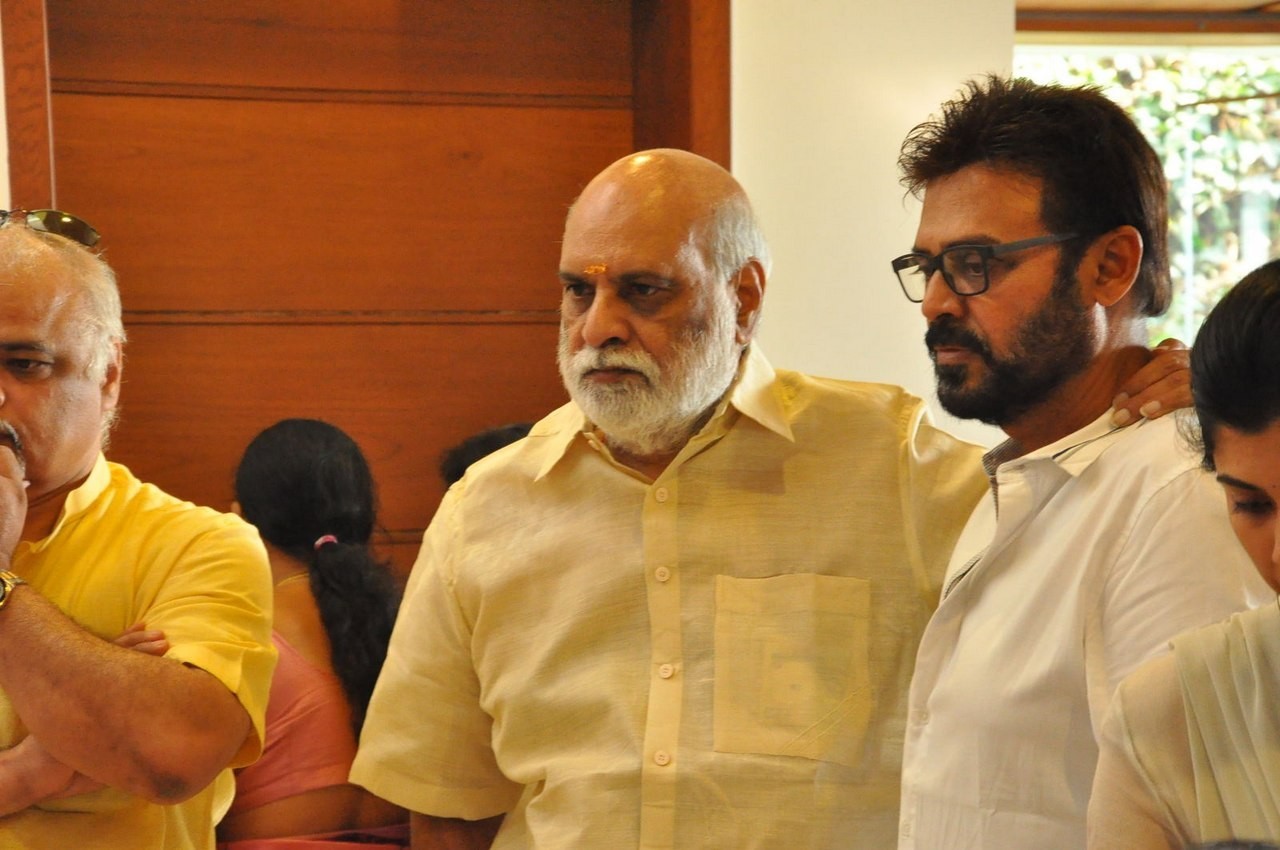 D Ramanaidu Anthima Yatra 02 - 85 / 171 photos