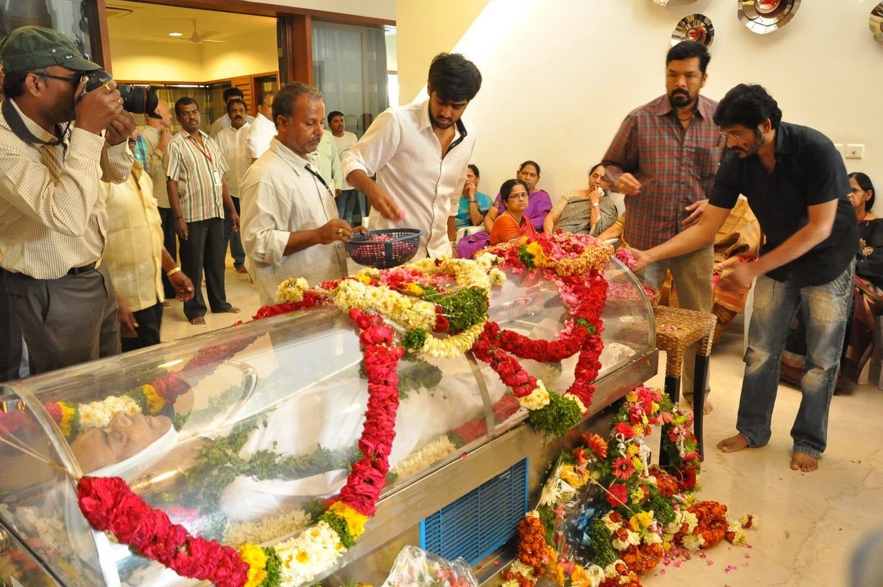 D Ramanaidu Anthima Yatra 02 - 101 / 171 photos