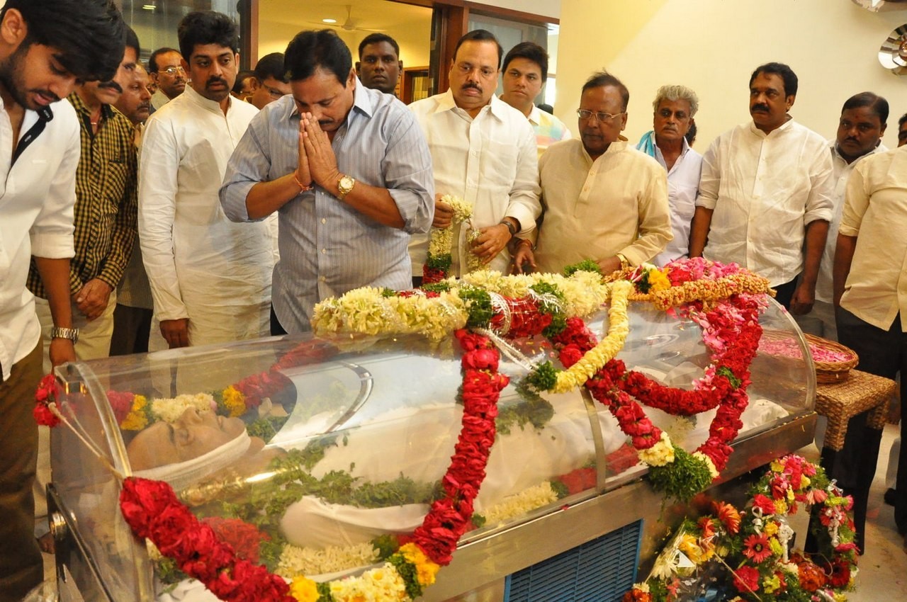 D Ramanaidu Anthima Yatra 02 - 130 / 171 photos