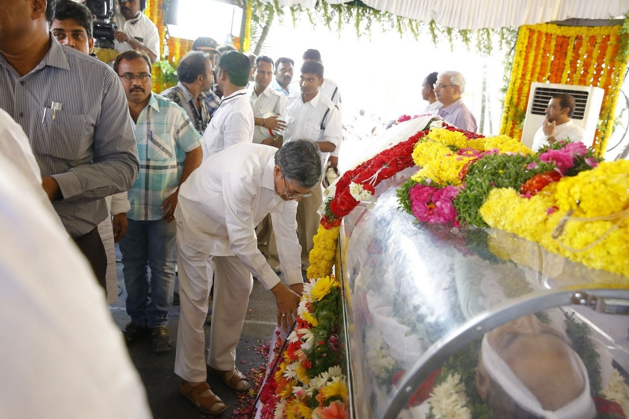 D Ramanaidu Anthima Yatra 03 - 51 / 282 photos