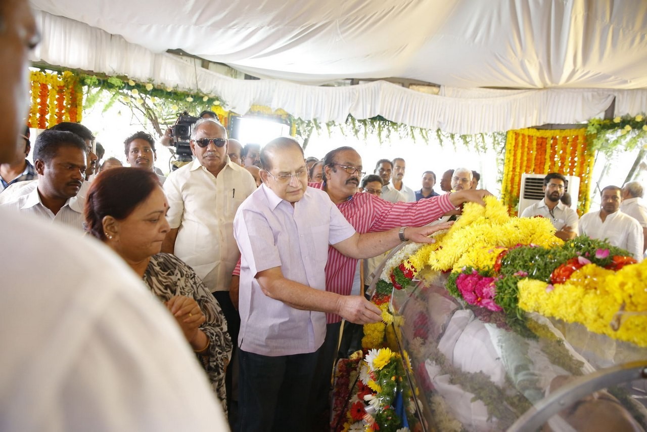 D Ramanaidu Anthima Yatra 03 - 68 / 282 photos