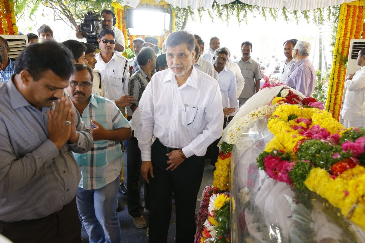 D Ramanaidu Anthima Yatra 03 - 141 / 282 photos