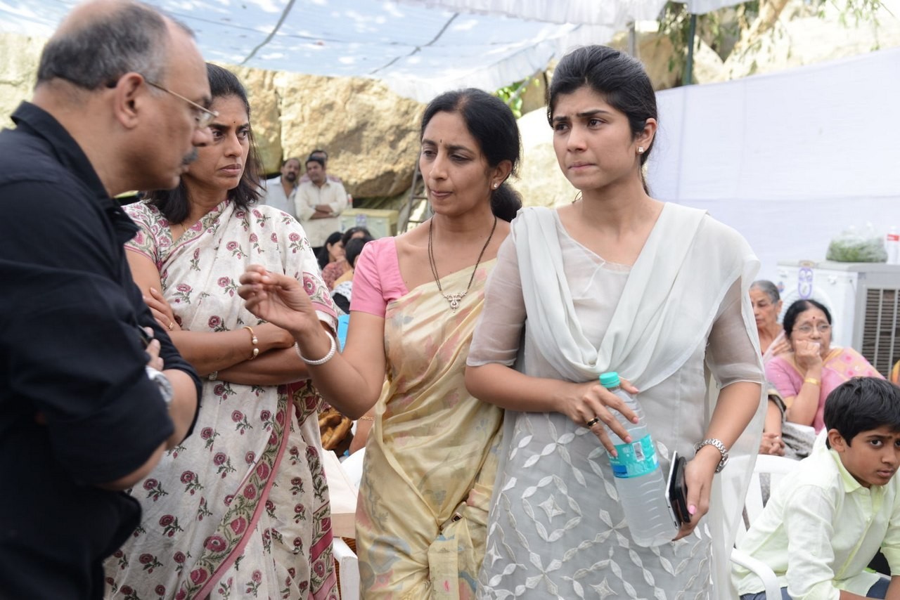 D Ramanaidu Anthima Yatra 03 - 144 / 282 photos