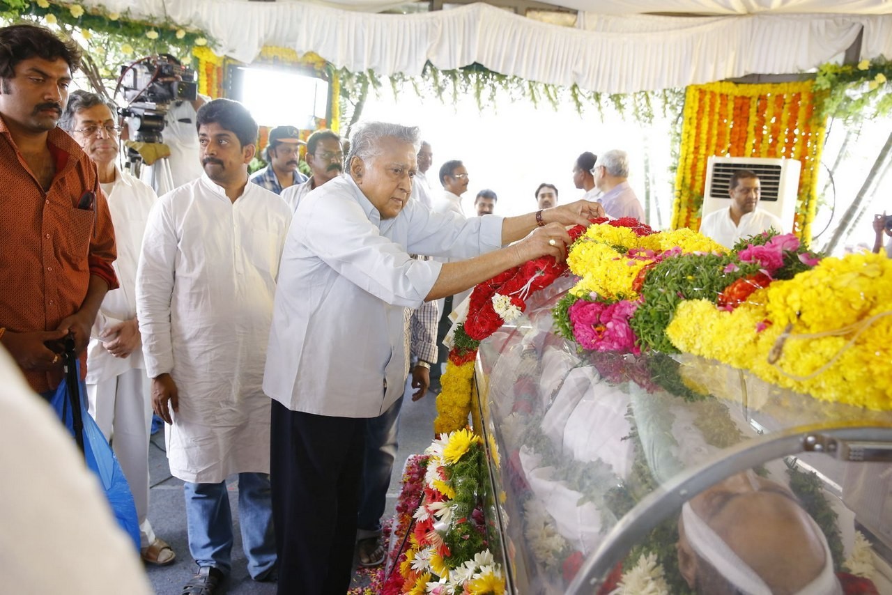 D Ramanaidu Anthima Yatra 03 - 153 / 282 photos