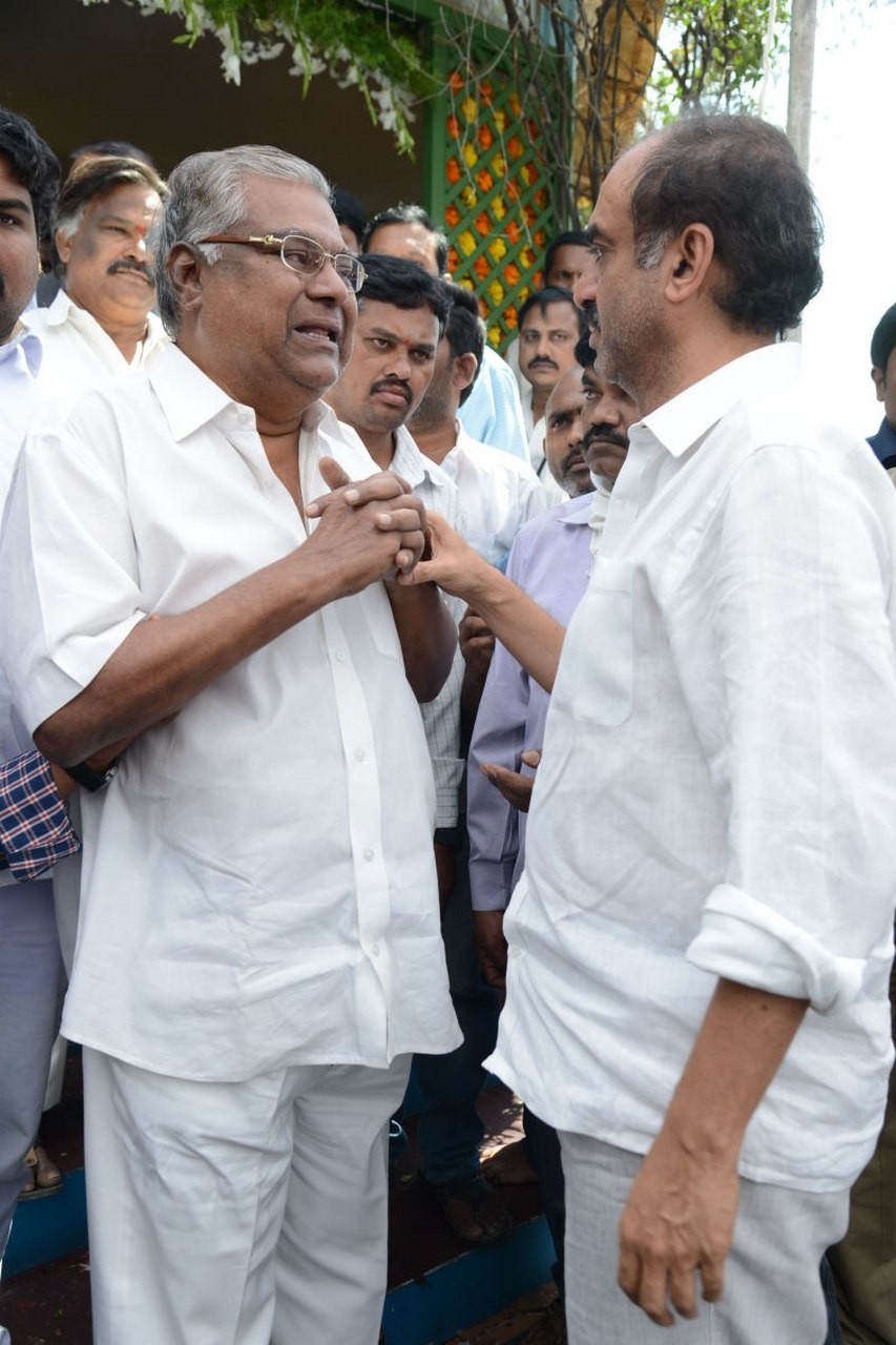 D Ramanaidu Anthima Yatra 03 - 160 / 282 photos