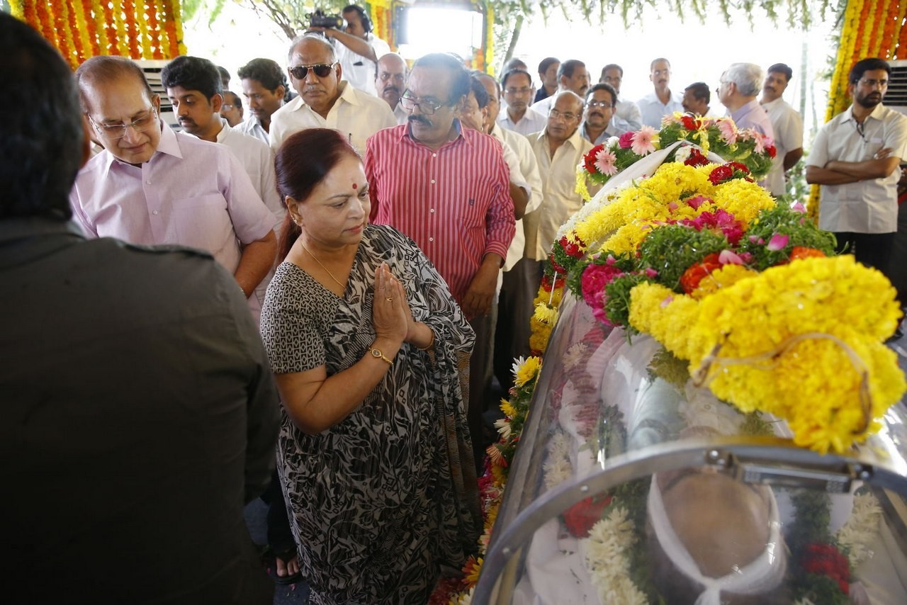 D Ramanaidu Anthima Yatra 03 - 162 / 282 photos