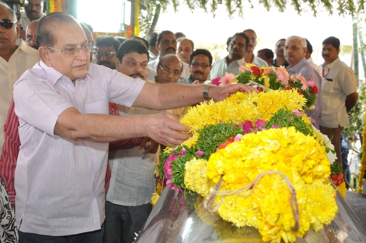 D Ramanaidu Anthima Yatra 03 - 209 / 282 photos