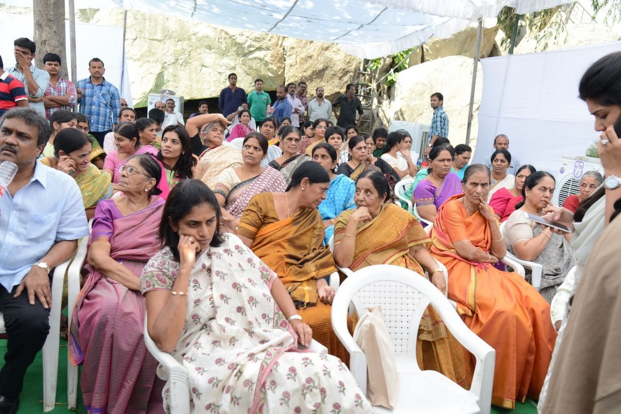 D Ramanaidu Anthima Yatra 03 - 210 / 282 photos