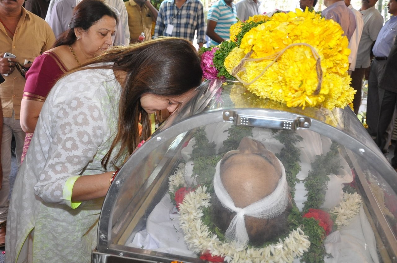 D Ramanaidu Anthima Yatra 03 - 258 / 282 photos