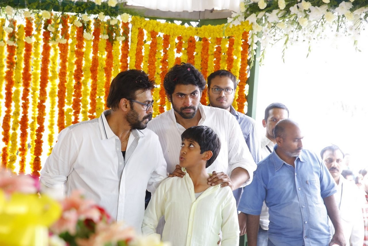 D Ramanaidu Anthima Yatra 03 - 270 / 282 photos