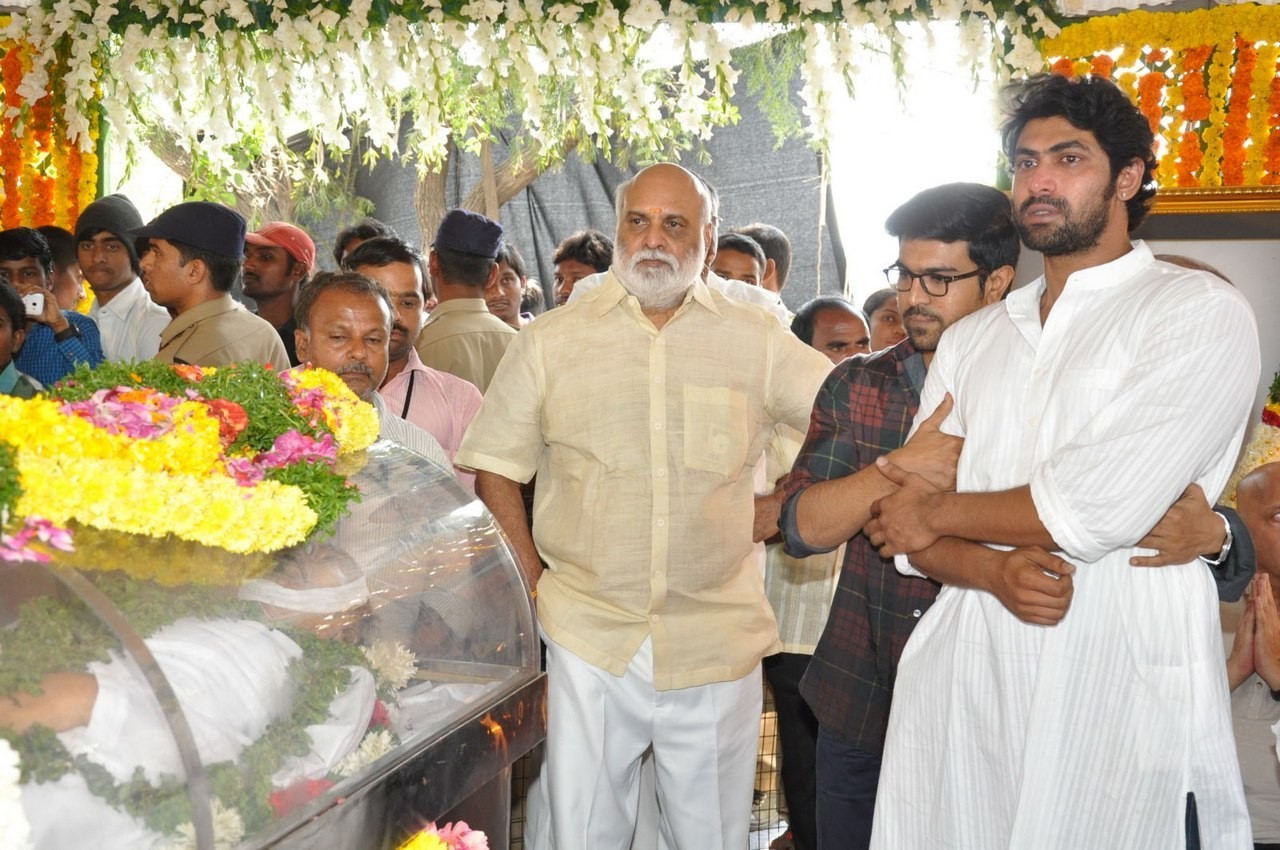 D Ramanaidu Anthima Yatra 04 - 43 / 234 photos