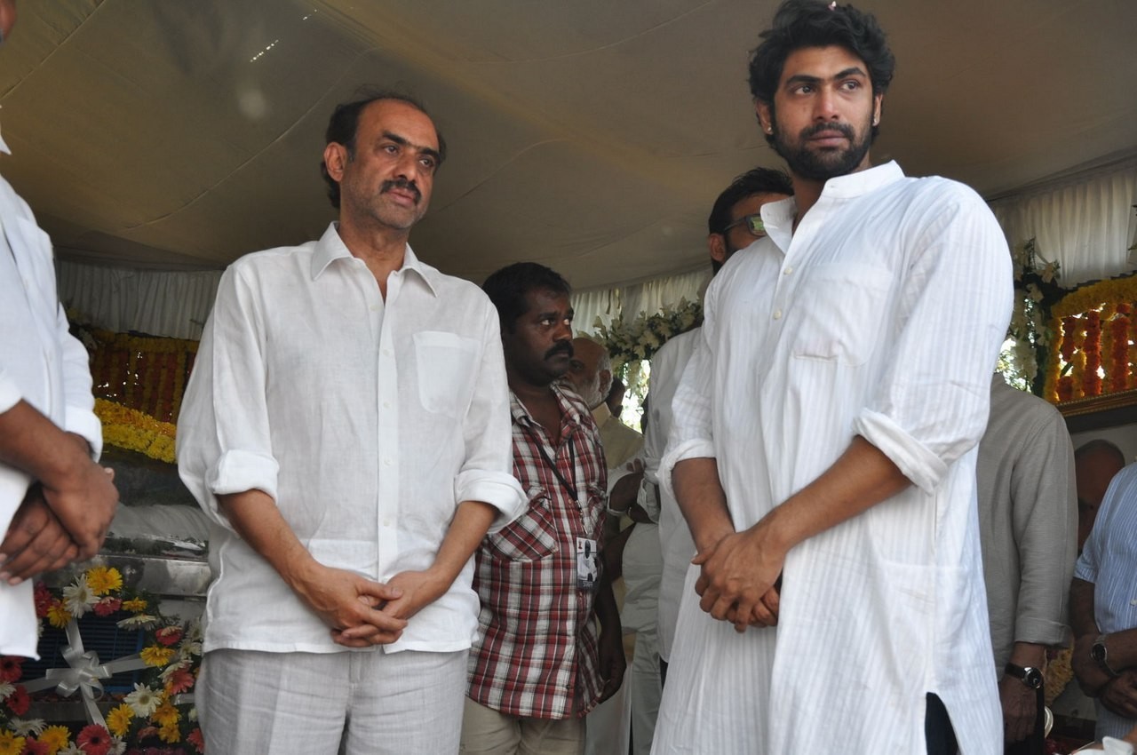 D Ramanaidu Anthima Yatra 04 - 111 / 234 photos