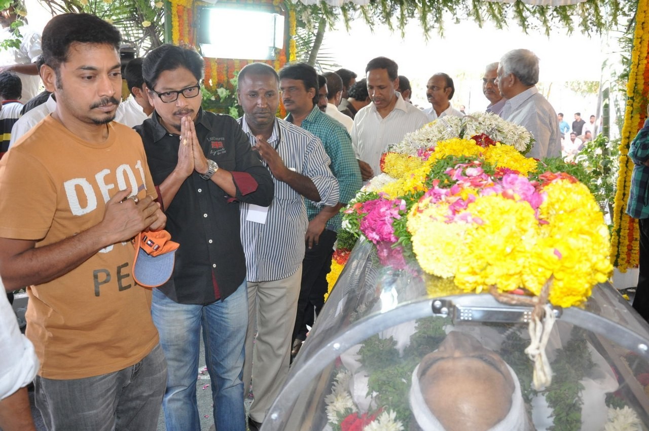 D Ramanaidu Anthima Yatra 04 - 113 / 234 photos