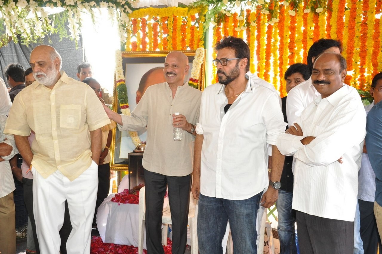 D Ramanaidu Anthima Yatra 04 - 177 / 234 photos