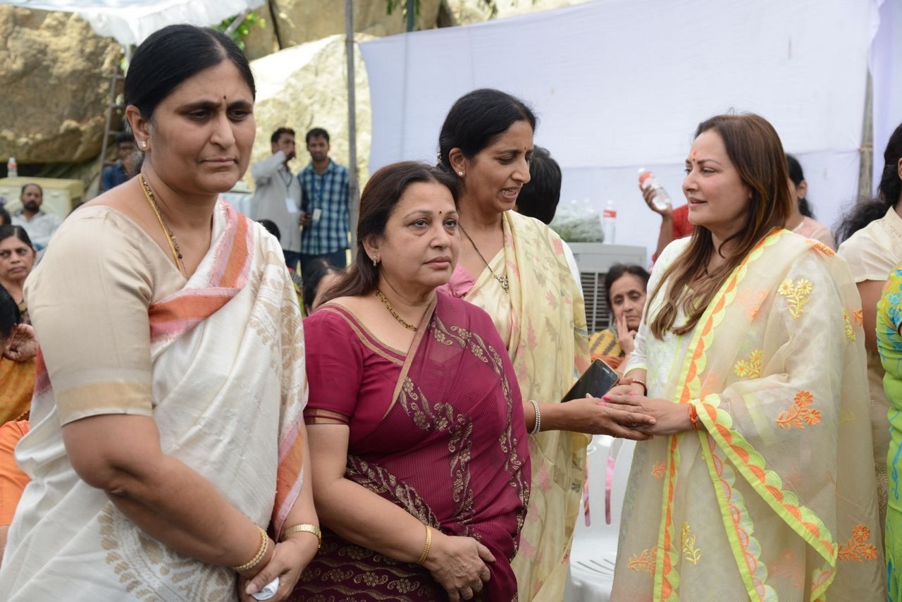 D Ramanaidu Anthima Yatra 04 - 191 / 234 photos