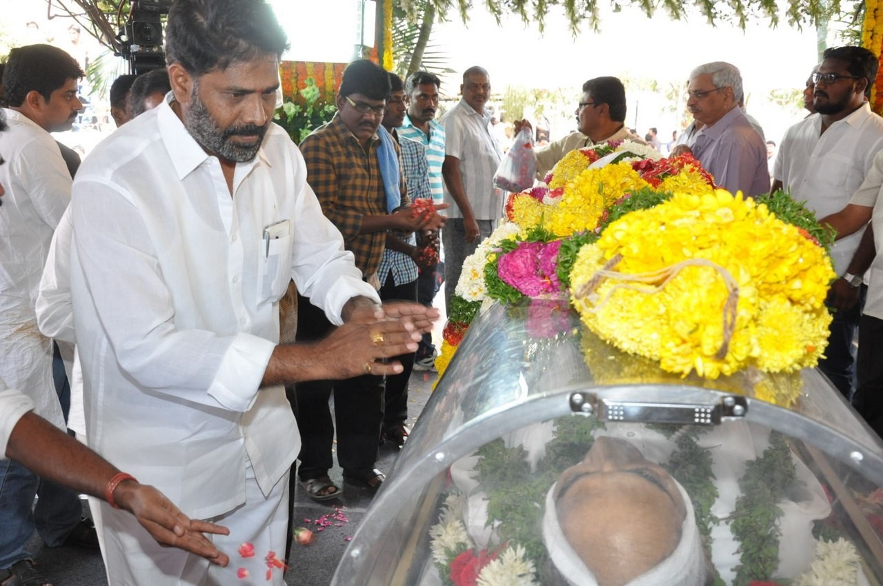 D Ramanaidu Anthima Yatra 04 - 200 / 234 photos