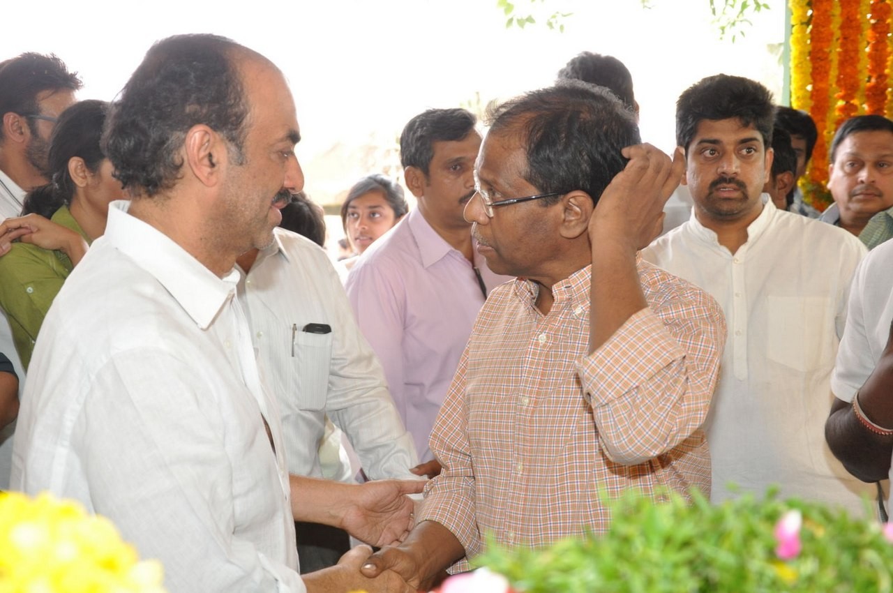 D Ramanaidu Anthima Yatra 04 - 227 / 234 photos